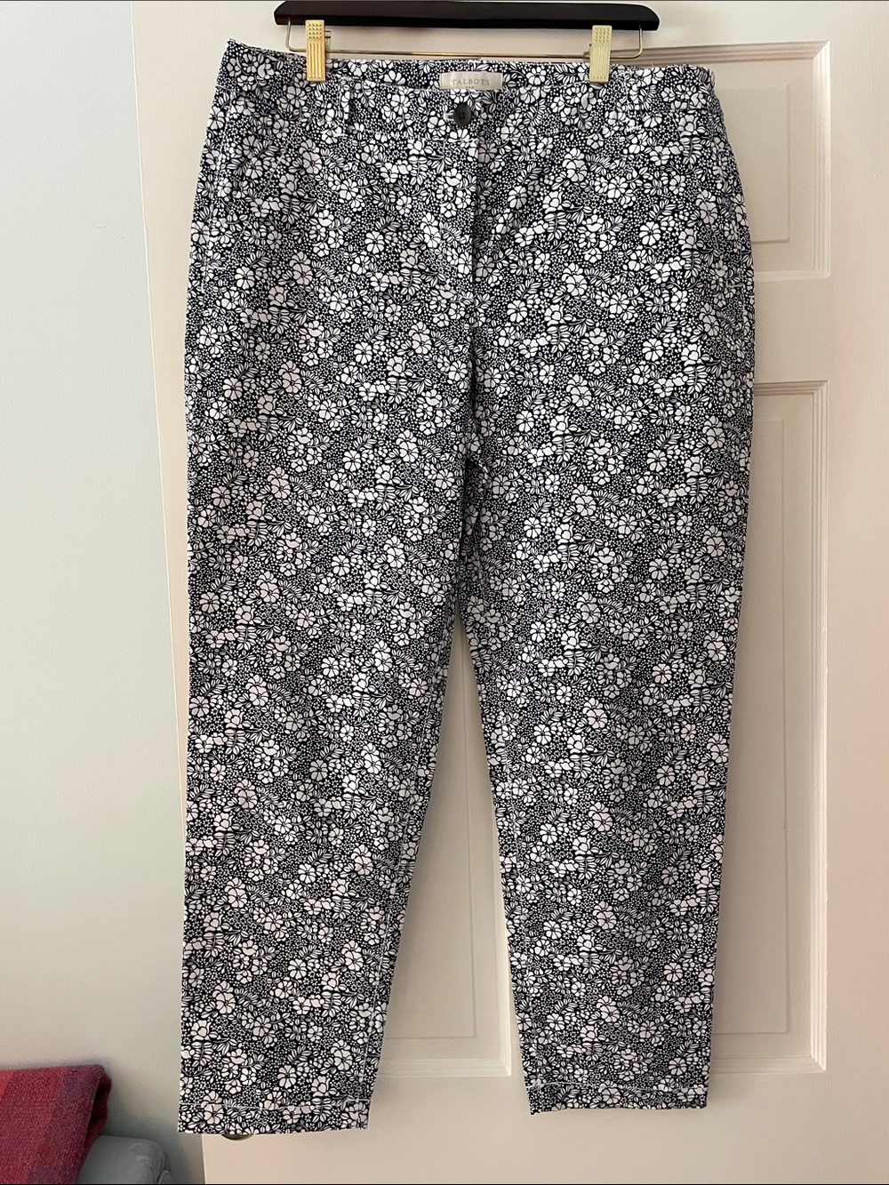 Floral print pants 14